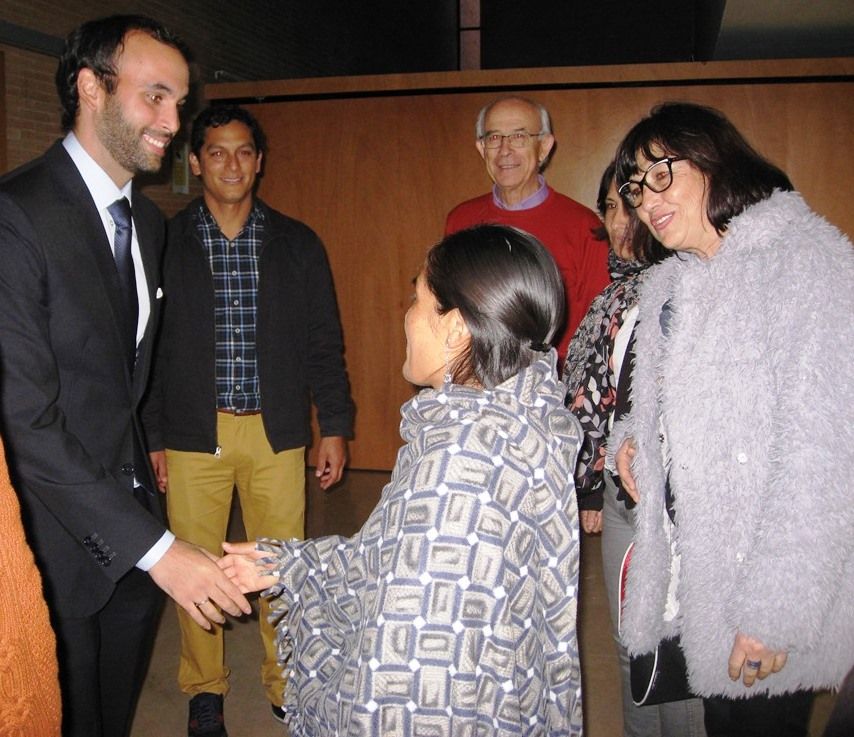 El Vicecónsul recibe a Nélida Ayay